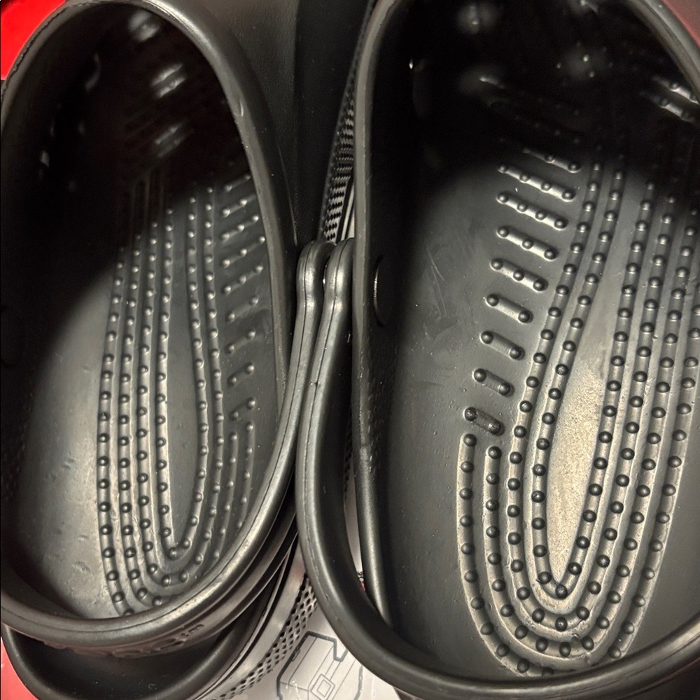 NWT [CROCS] Classic Clogs Sporty Comfort Slip-Ons Water-Friendly Black M 10/W 12 - Picture 11 of 13